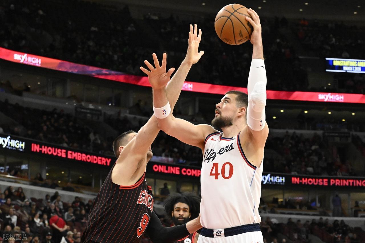 21分大逆转失败！哈登空砍24+5+6！科林斯爆发，公牛三分投死快船